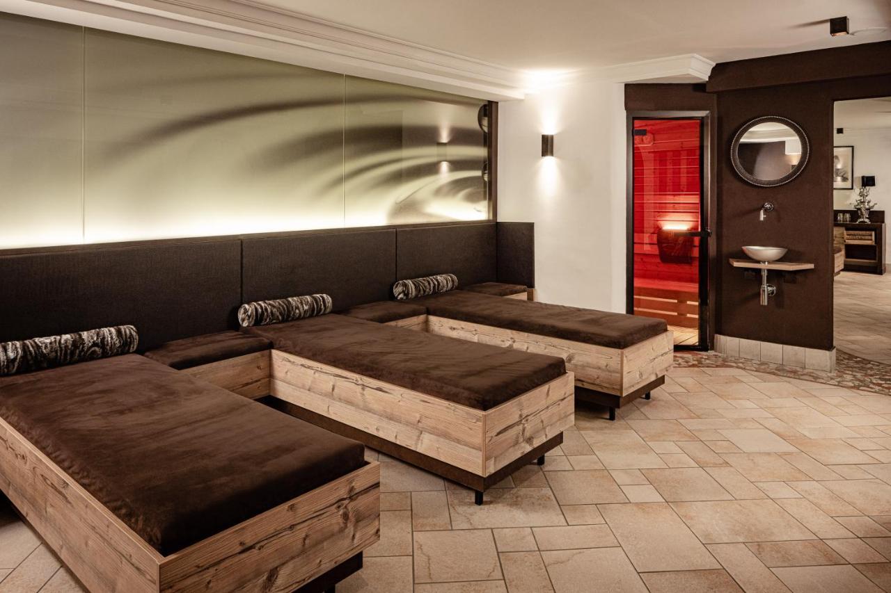 Boutique&fashion Maciaconi - Gardenahotels 4* Santa Cristina Val Gardena